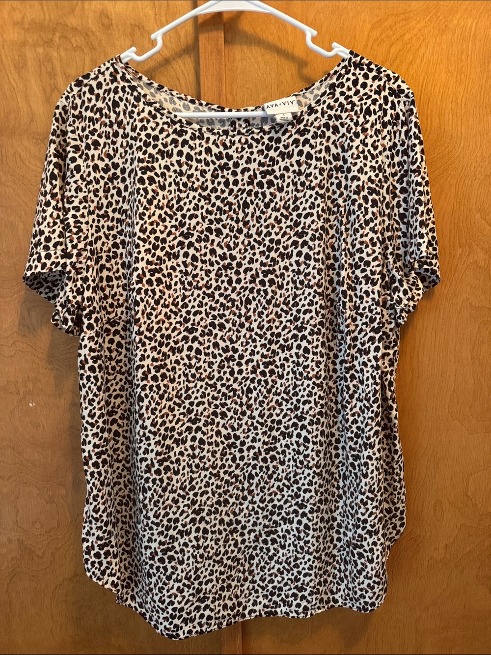 Ava & Viv Leopard Print Short Sleeve Tee in Beige and Brown